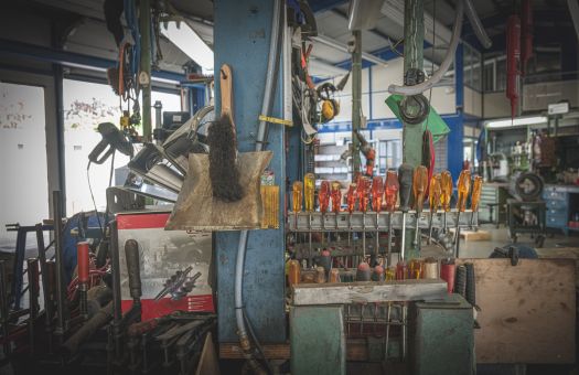 Reparaturen von Maschinen, Bauteilen, Pumpen, Kompressoren und vieles mehr - jetzt informieren